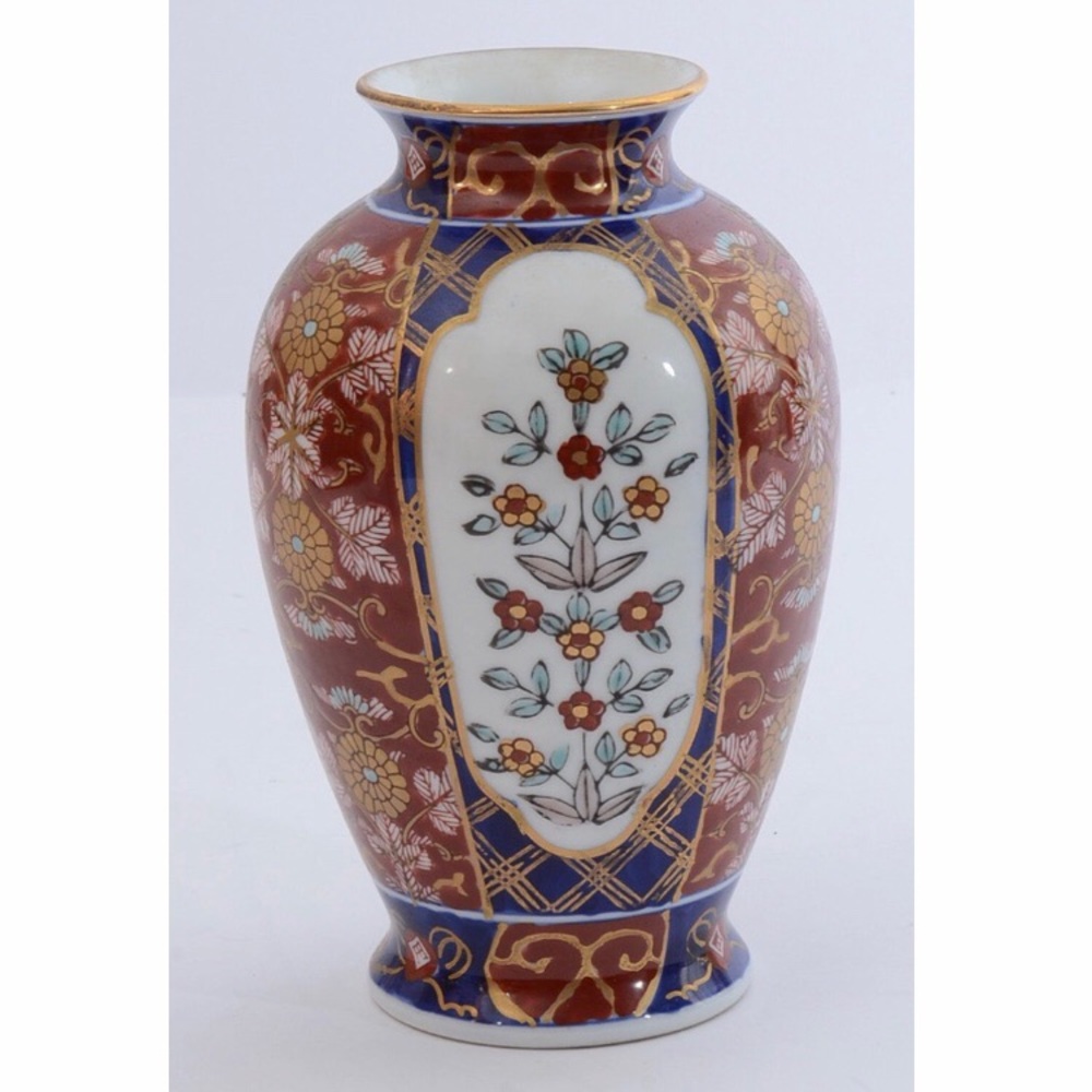 Japanese Gold Hand-Painted Porcelain Vase
